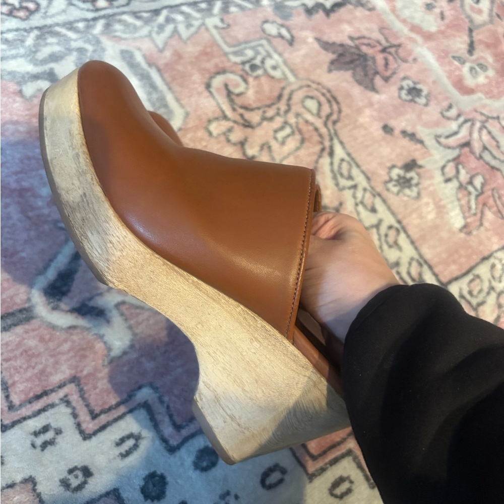 Everlane Brown Leather and Wood Wedge Mules, size 7 - Picture 7 of 12